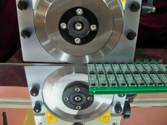 Beseitigung von Belastungen von Platten und Komponenten mit der CWV-1M-PCB-Trennmaschine