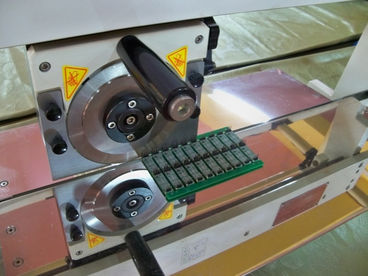 CWV-1M-PCB-Abschlagmaschine mit verstellbarer linearer und kreisförmiger Klinge