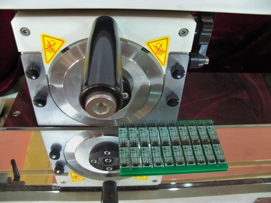 Brett PWB-110V, das Maschine, 0.6mm Stärke PWB-Trennzeichen-Maschine, PWB Depaneling herstellt