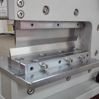 Automatische PCB-V-Schneidmaschine für mühelose und gleichbleibende Verkleidung