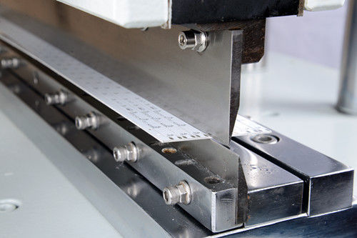 Pneumatische V-Groove-PCB-Schneidemaschine mit Kapazitäts-Gegenfunktion SMTfly-480J