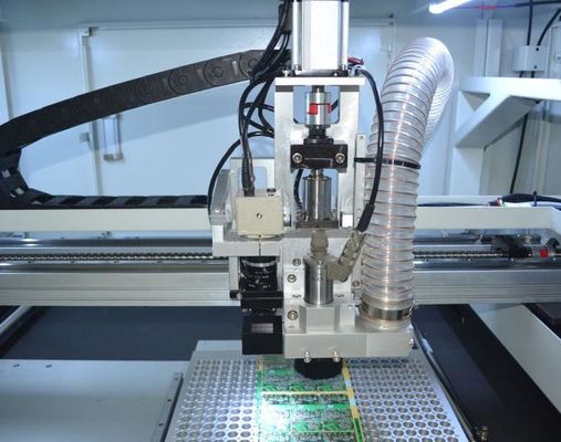 ARBEITSPLATZ-Router Cnc-PWB 4.2KW L450mm Doppel/Router-Maschine PWBs Depaneling